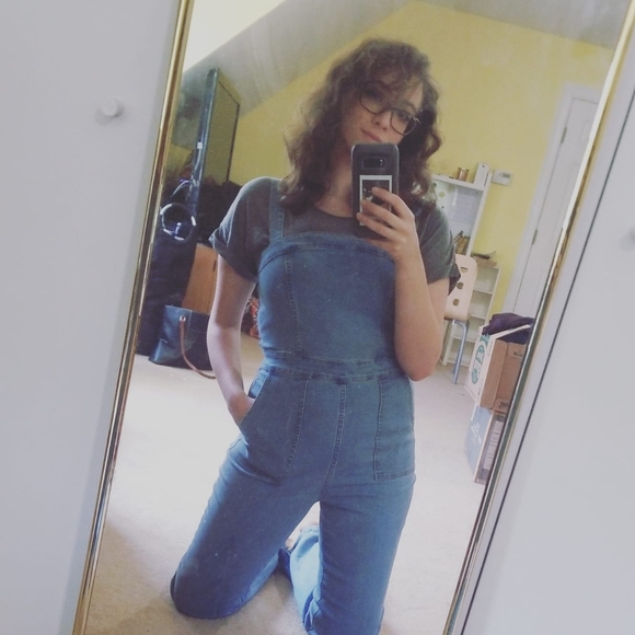 Meet your Posher, Samantha - Picture 1 of 1